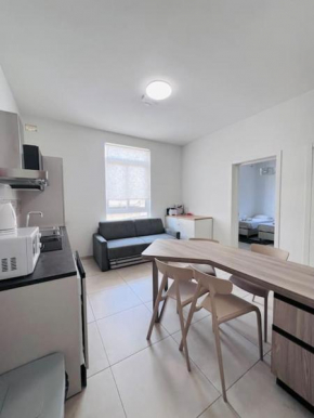 Sunshine Court Apartment No 4